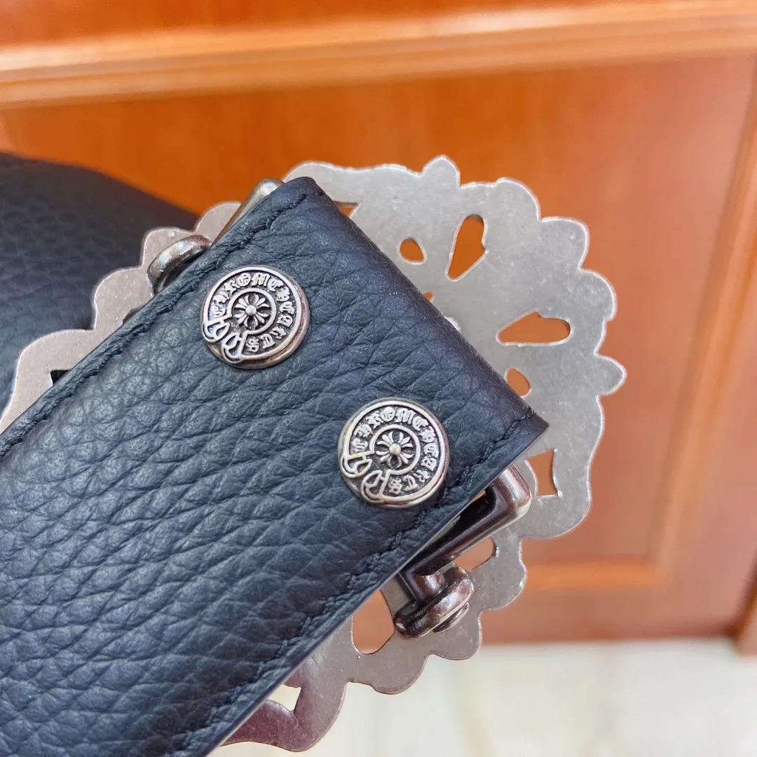 💰480💰Full package💰 💍Purchasing level 𝐂𝐡𝐫𝐨𝐦𝐞𝐇𝐞𝐚𝐫𝐭𝐬 Crow Heart Detachable model, fine hardware and first-layer lychee leather belt, very cool. Width 3.8cm